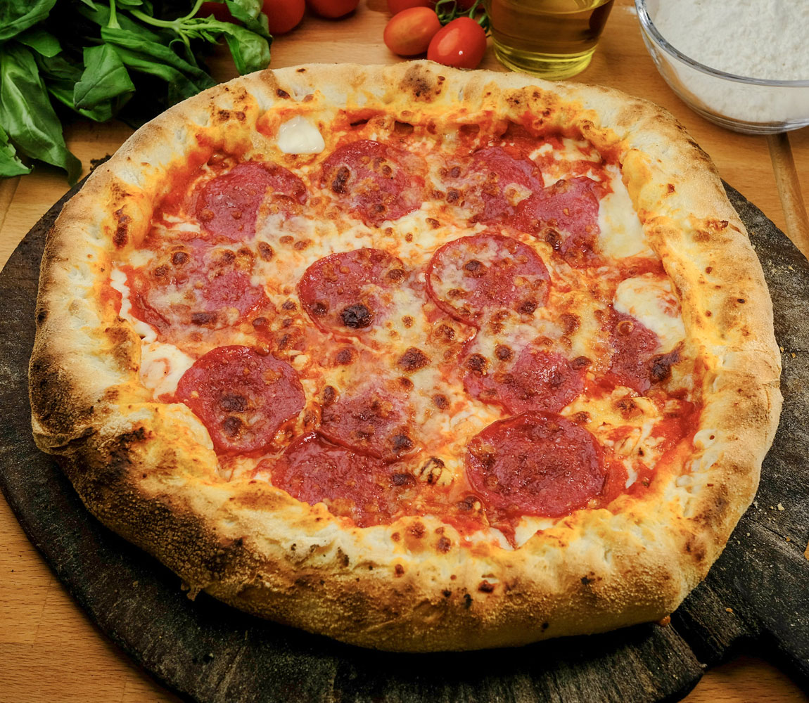 03 Pizza Salami – Pizza La Strada