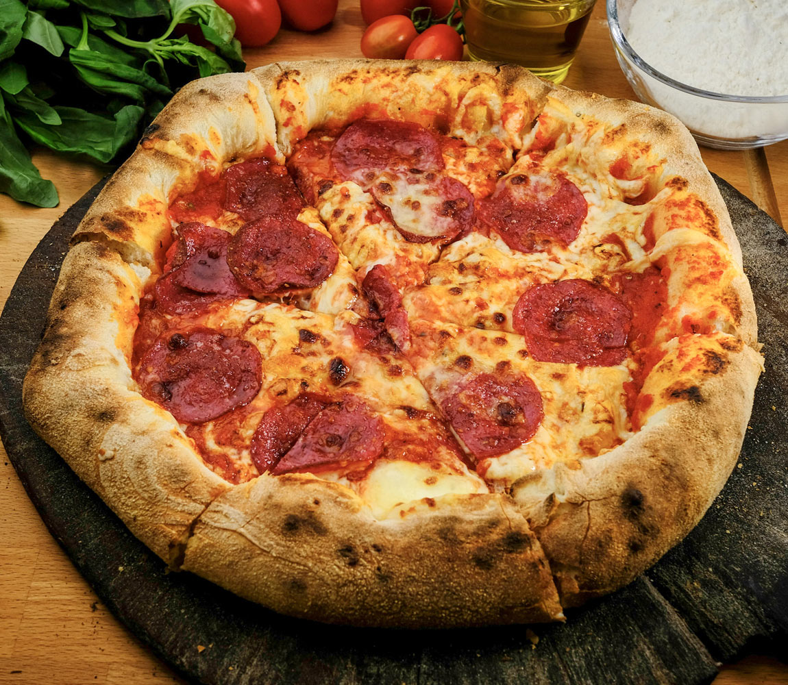 03 Pizza Salami – Pizza La Strada